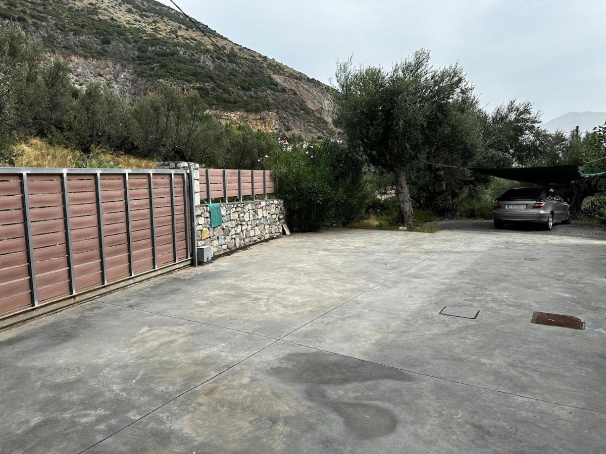 The Secret Garden At Villa Georgia Kalamata Exterior foto