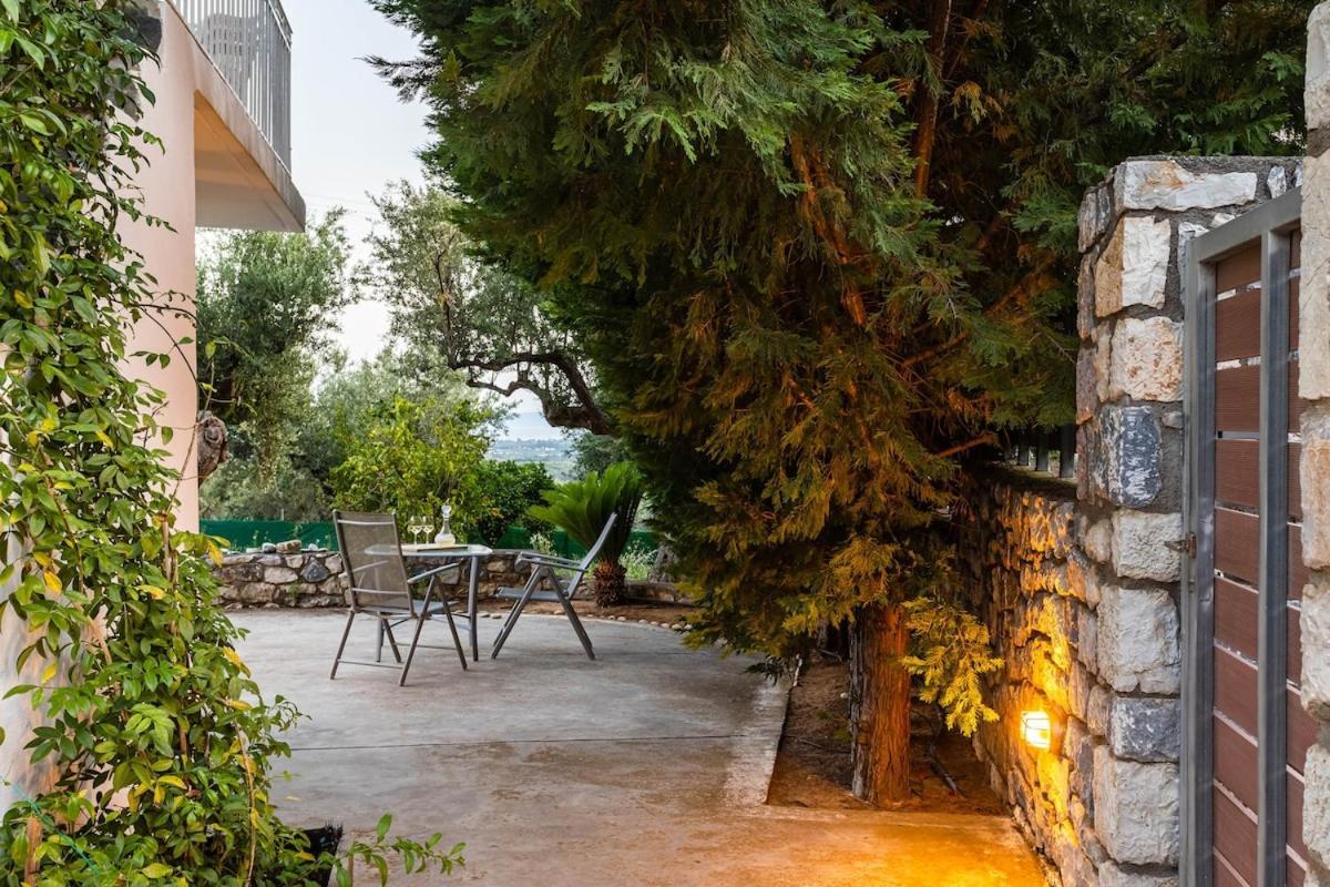 The Secret Garden At Villa Georgia Kalamata Exterior foto